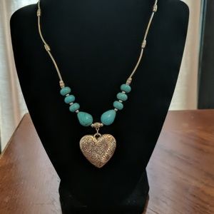 Heart pendant necklace
